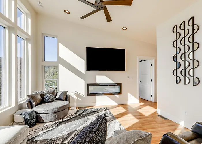 Hot Tub & Panoramic Mtn Views: Retreat! Holiday home