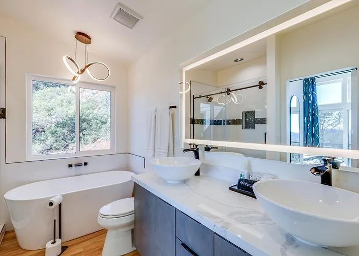 Holiday home Hot Tub & Panoramic Mtn Views: Retreat! Pine