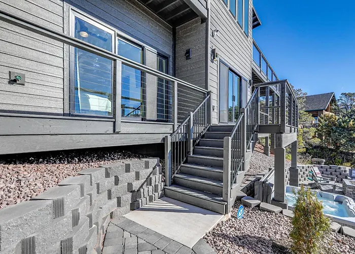 Hot Tub & Panoramic Mtn Views: Retreat! * Pine