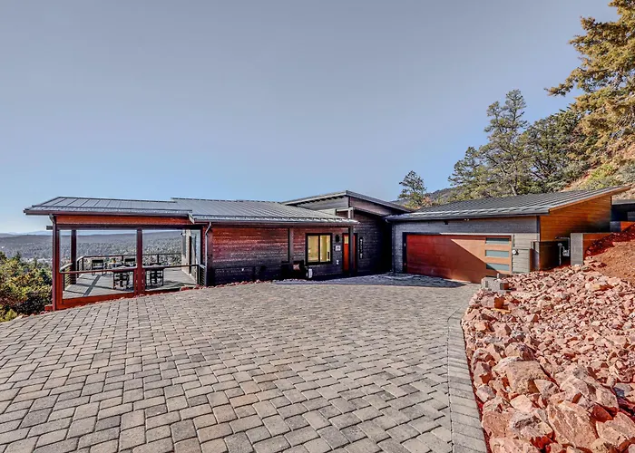 Hot Tub & Panoramic Mtn Views: Retreat! Pine