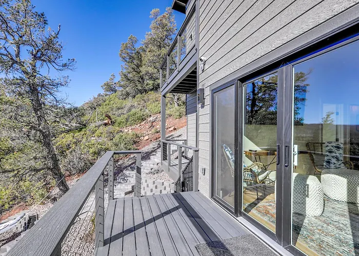 Hot Tub & Panoramic Mtn Views: Retreat! Pine